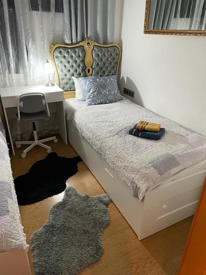 Appartamento Cozy Flat Sant Adrià de Besòs Esterno foto